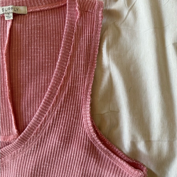 Two Z Supply tanks pink & ivory - Picture 5 of 10